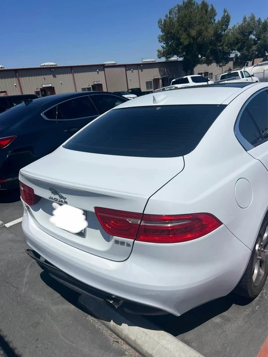 2018 Jaguar XE - Image 3 of 6