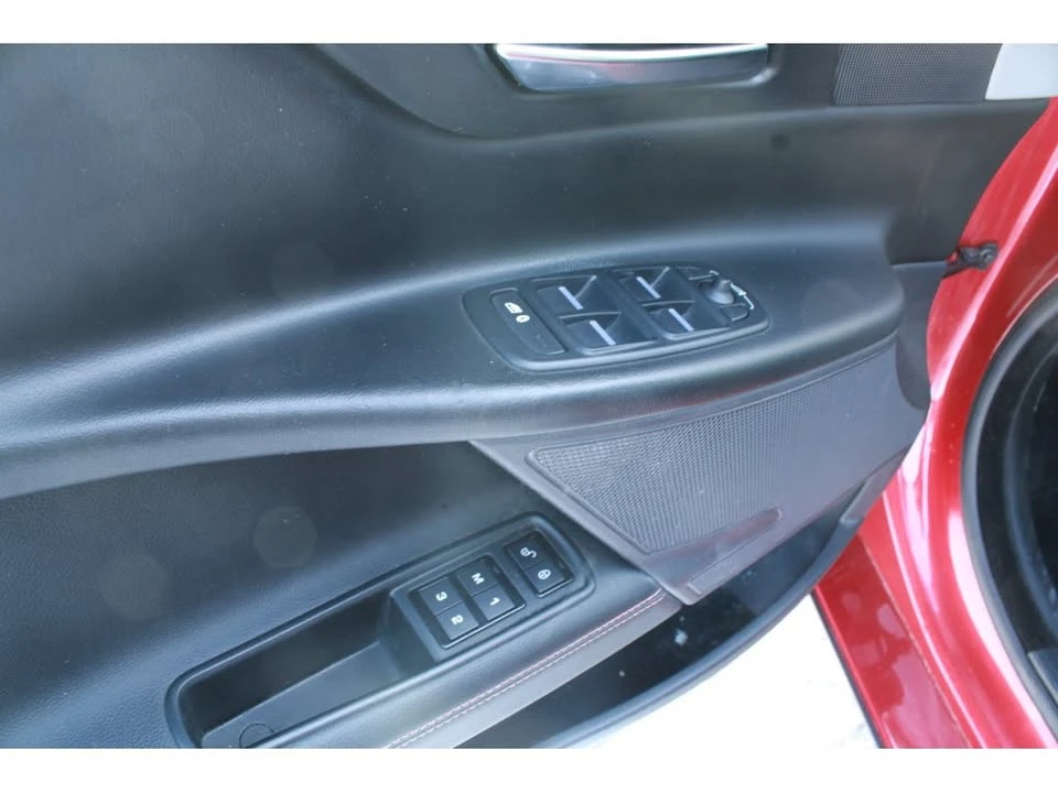 2018 Jaguar XE - Image 15 of 20