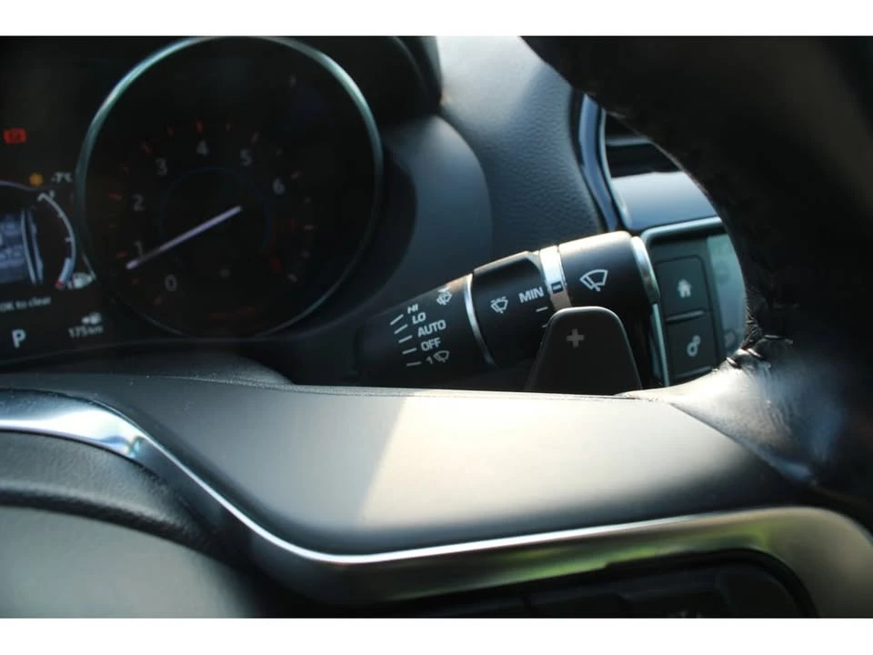 2018 Jaguar XE - Image 20 of 20