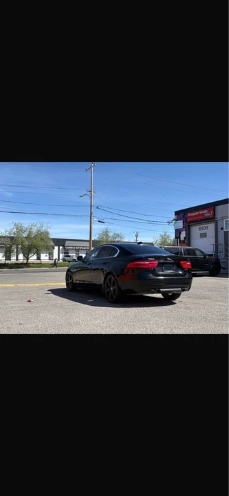 2018 Jaguar XE - Image 3 of 15