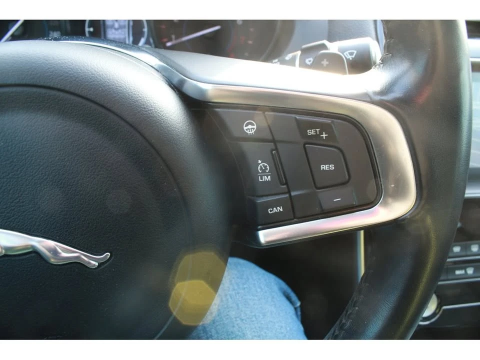 2018 Jaguar XE - Image 20 of 20