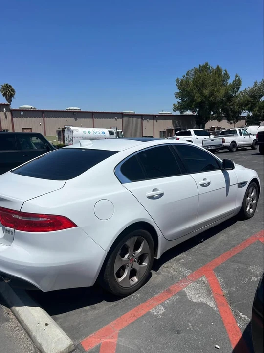 2018 Jaguar XE - Image 5 of 6