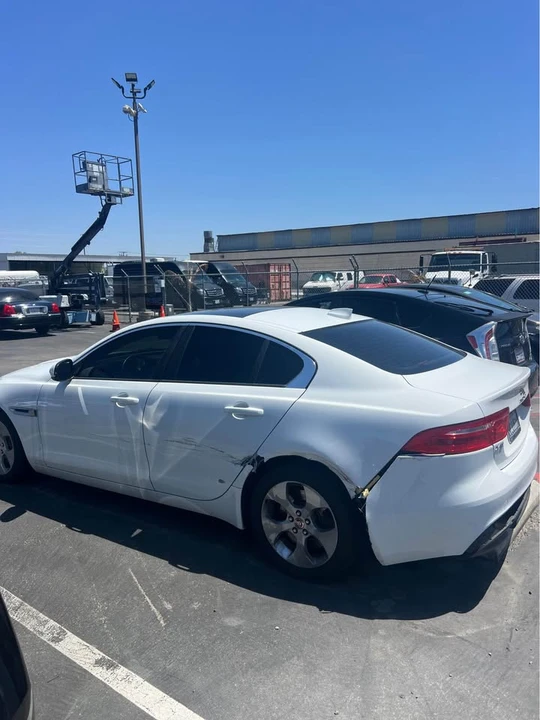2018 Jaguar XE - Image 6 of 6
