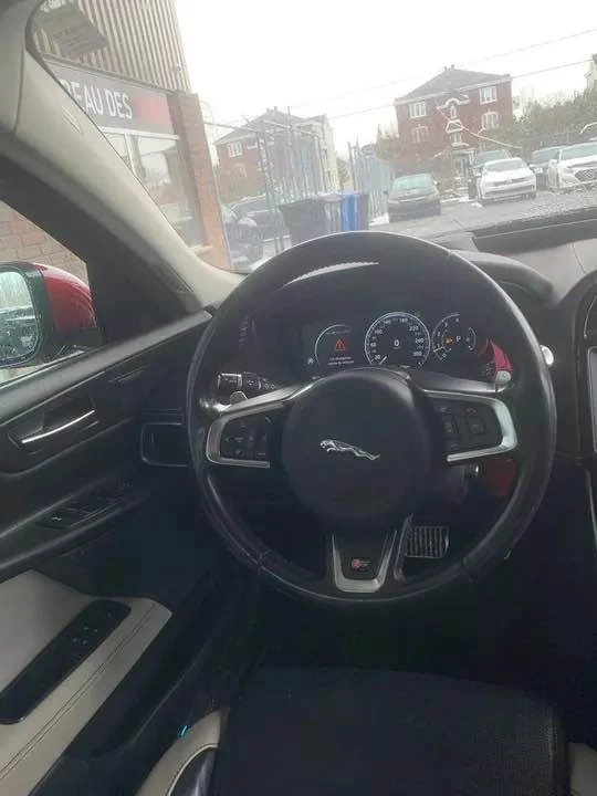2018 Jaguar XE - Image 7 of 11