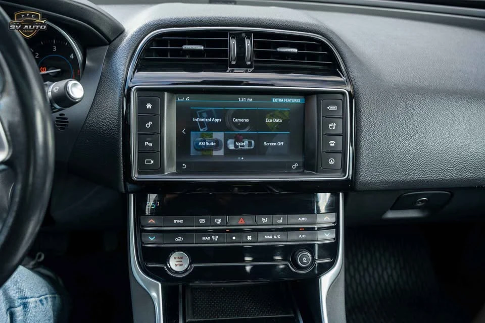 2018 Jaguar XE - Image 8 of 18