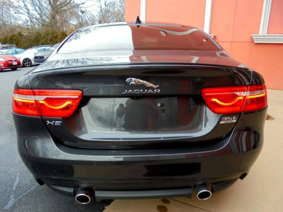 2018 Jaguar XE - Image 7 of 20