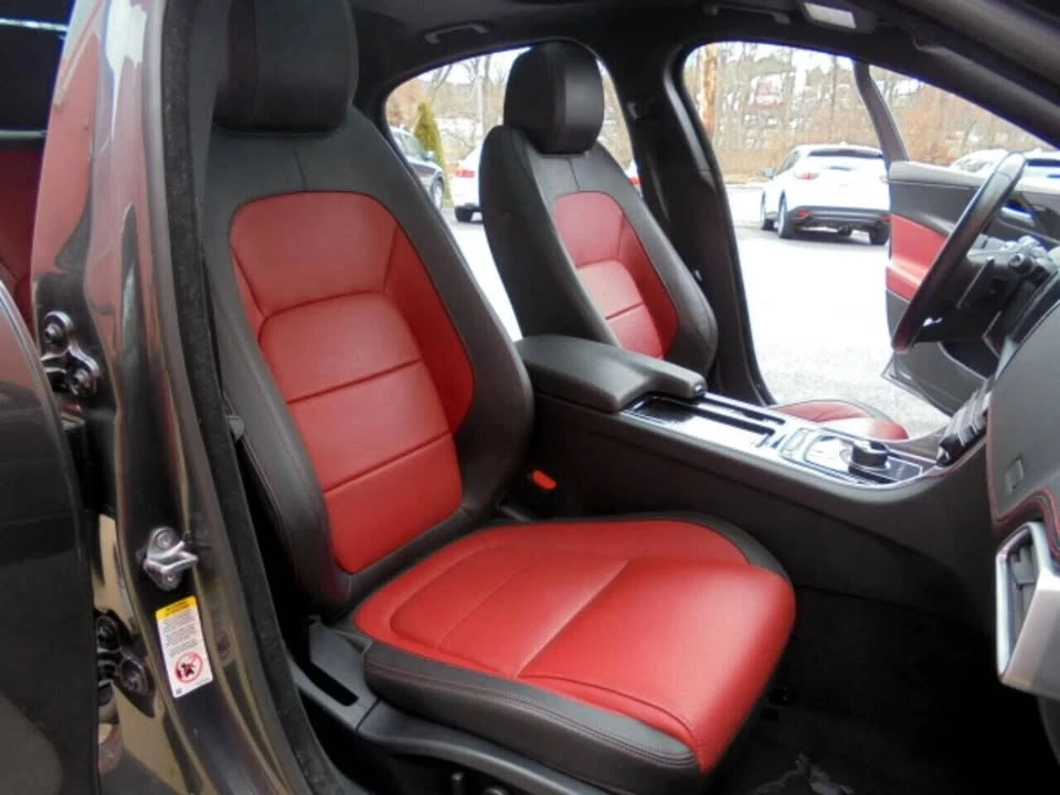2018 Jaguar XE - Image 12 of 20
