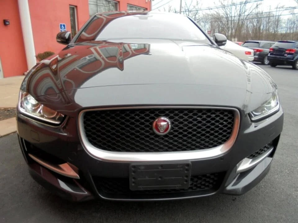 2018 Jaguar XE - Image 6 of 20