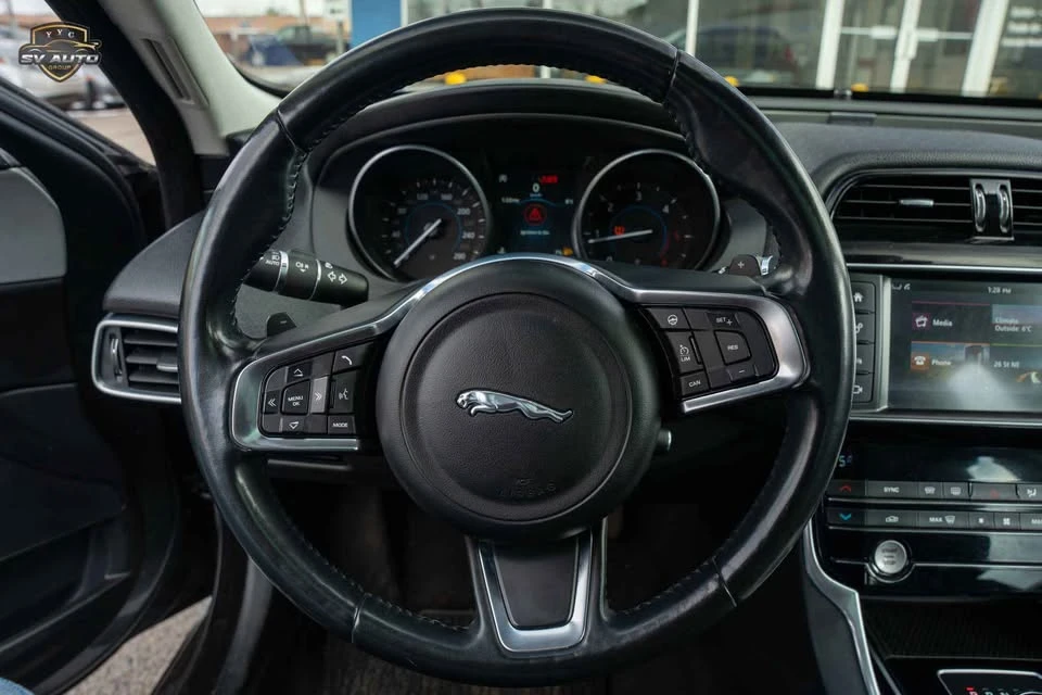 2018 Jaguar XE - Image 15 of 18