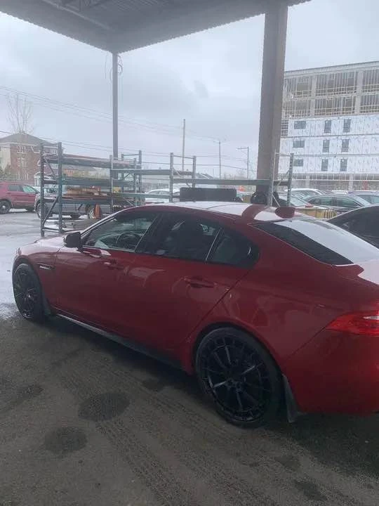 2018 Jaguar XE - Image 9 of 11
