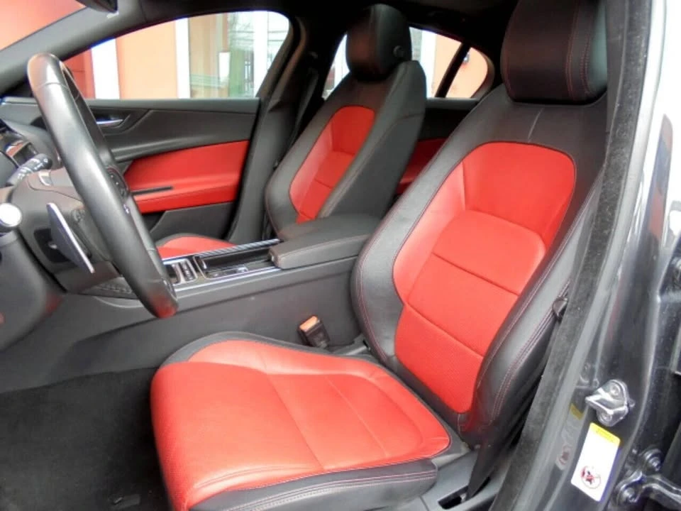 2018 Jaguar XE - Image 11 of 20