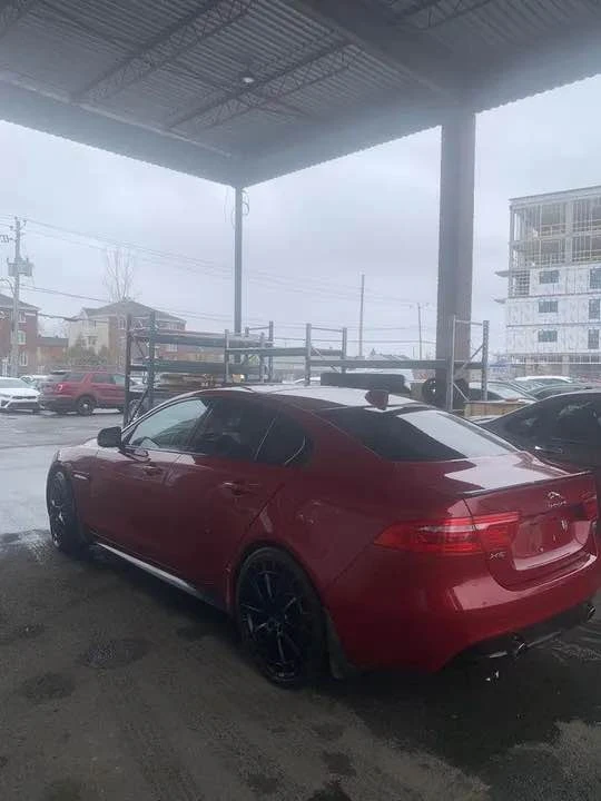 2018 Jaguar XE - Image 4 of 11