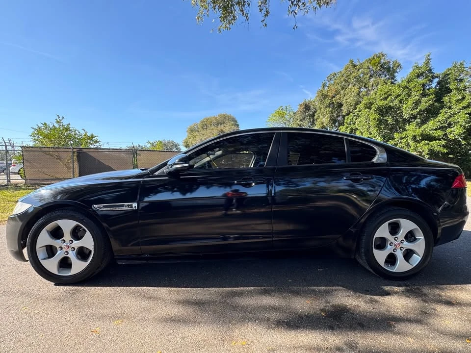 2018 Jaguar XE - Image 3 of 13