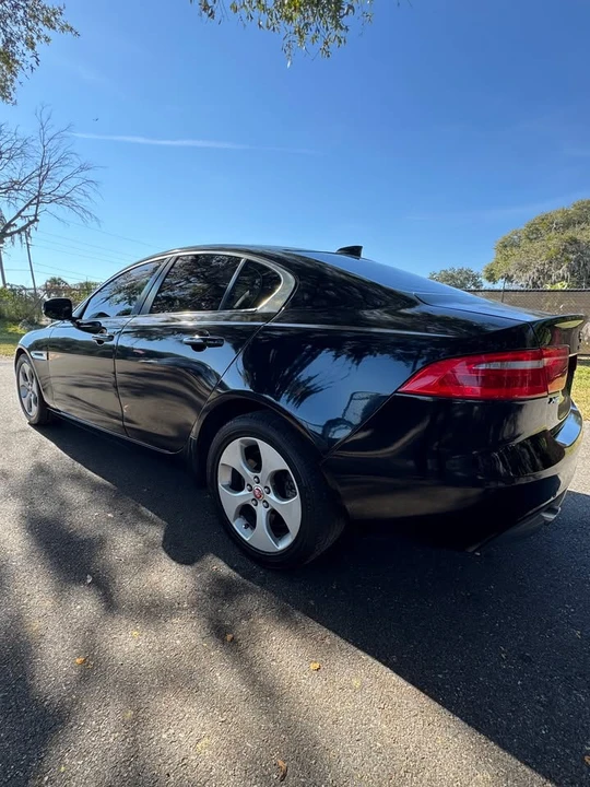 2018 Jaguar XE - Image 4 of 13