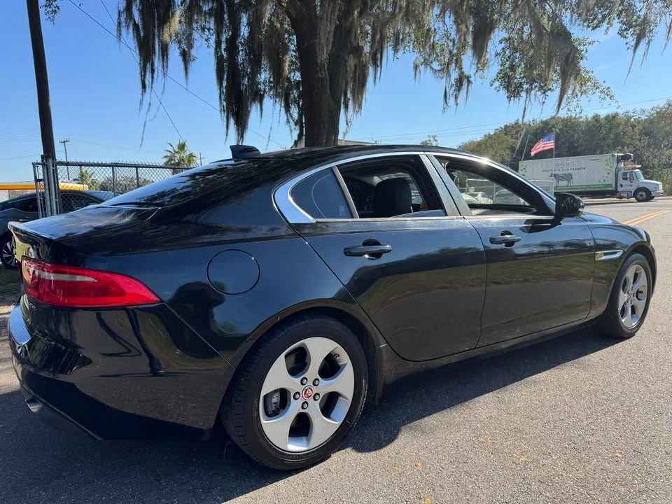 2018 Jaguar XE - Image 11 of 13