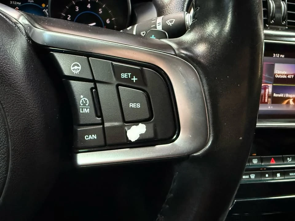 2018 Jaguar XE - Image 14 of 20