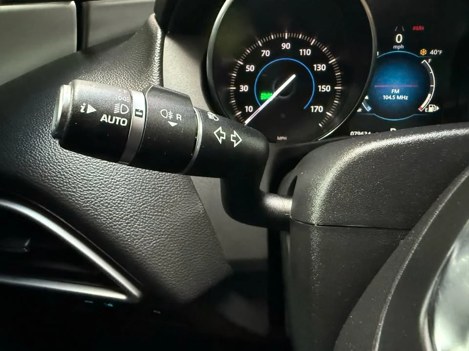 2018 Jaguar XE - Image 16 of 20