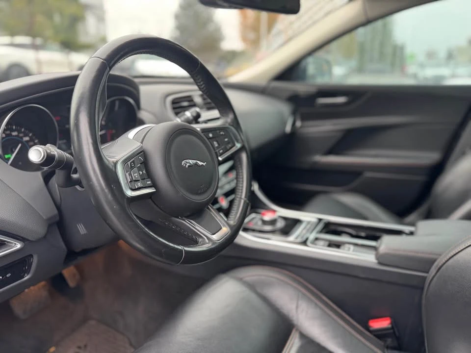 2018 Jaguar XE - Image 8 of 18