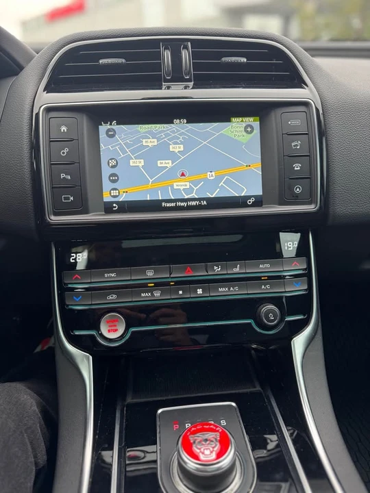 2018 Jaguar XE - Image 12 of 18