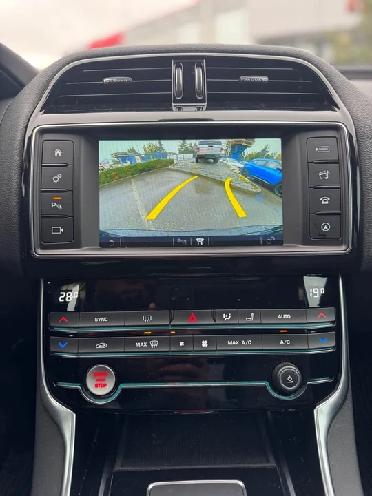 2018 Jaguar XE - Image 16 of 18
