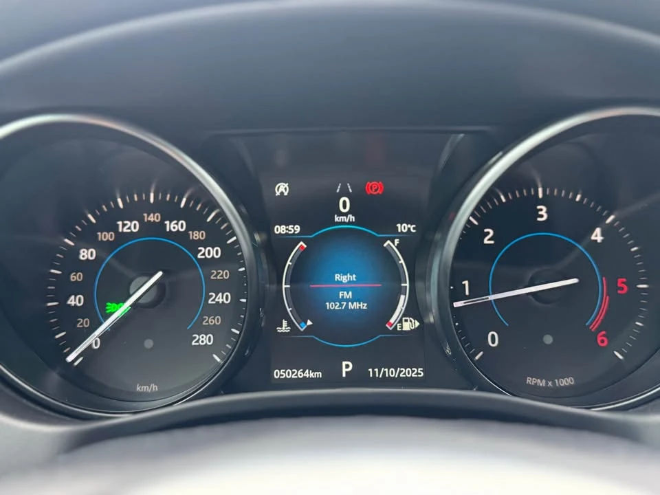 2018 Jaguar XE - Image 11 of 18