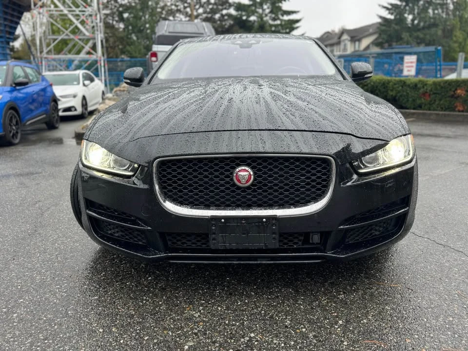 2018 Jaguar XE - Image 2 of 18