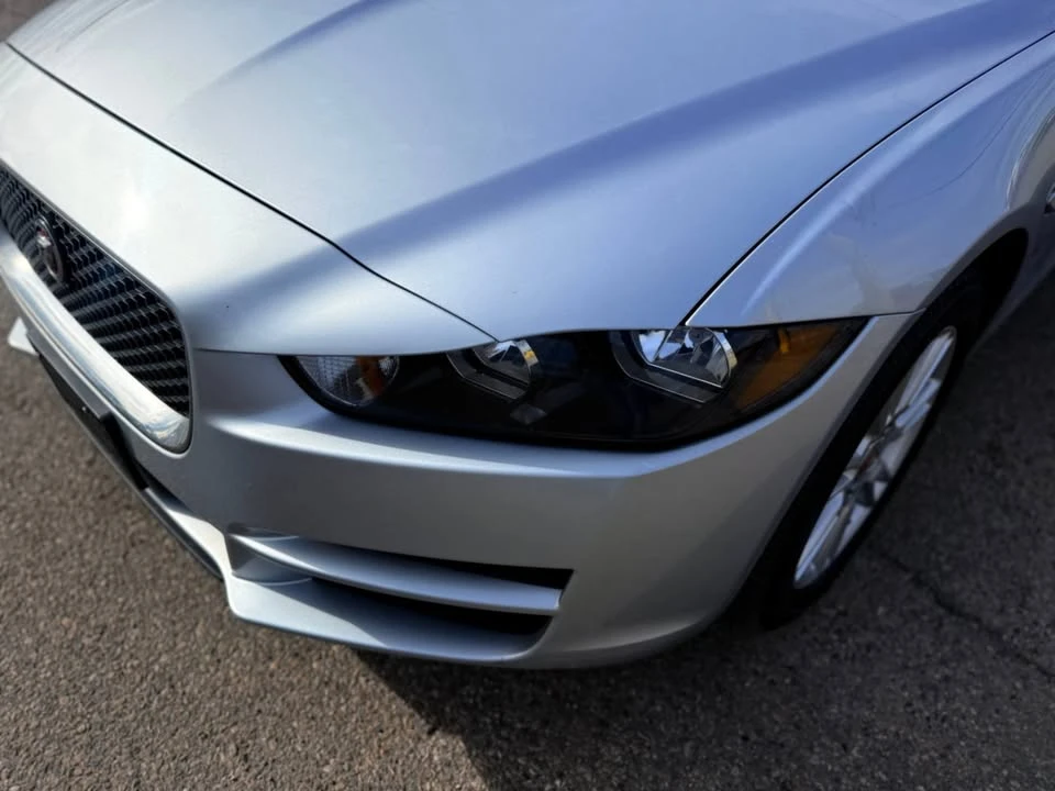2018 Jaguar XE - Image 13 of 14