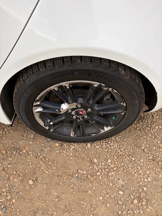 2018 Jaguar XE - Image 6 of 11