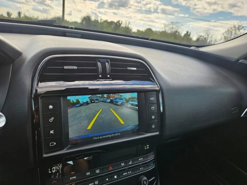 2018 Jaguar XE - Image 13 of 13