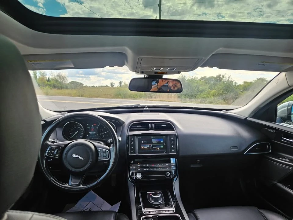 2018 Jaguar XE - Image 12 of 13