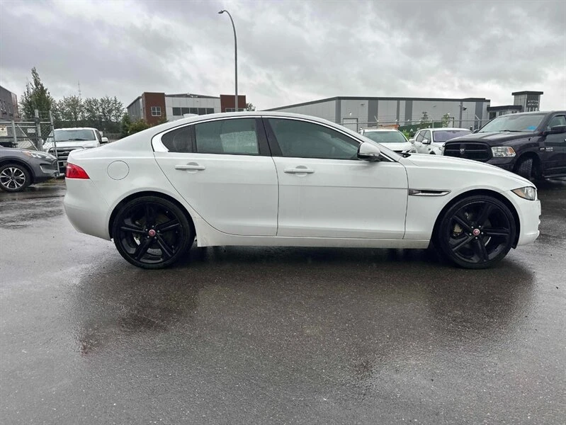 2018 Jaguar XE - Image 7 of 14