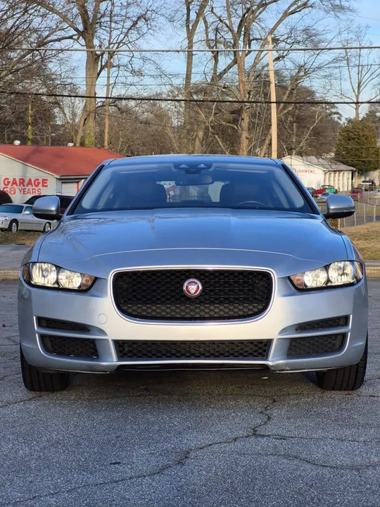 2018 Jaguar XE - Image 5 of 20