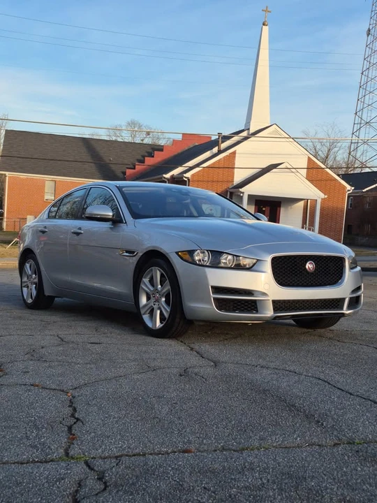 2018 Jaguar XE - Image 3 of 20