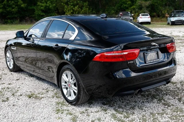 2018 Jaguar XE - Image 5 of 19