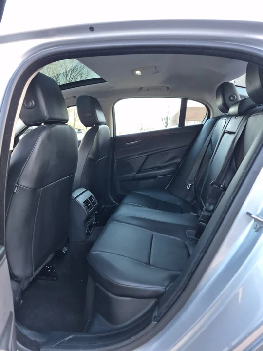 2018 Jaguar XE - Image 16 of 20