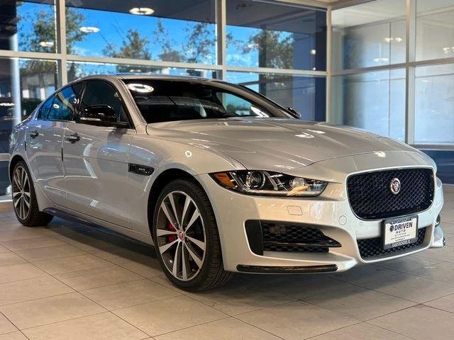 2018 Jaguar XE - Image 4 of 18