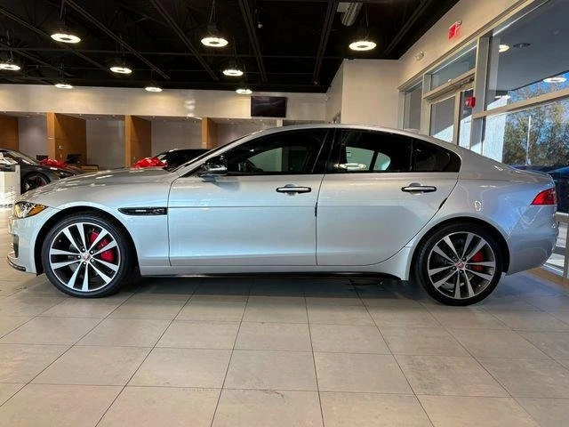 2018 Jaguar XE - Image 5 of 18