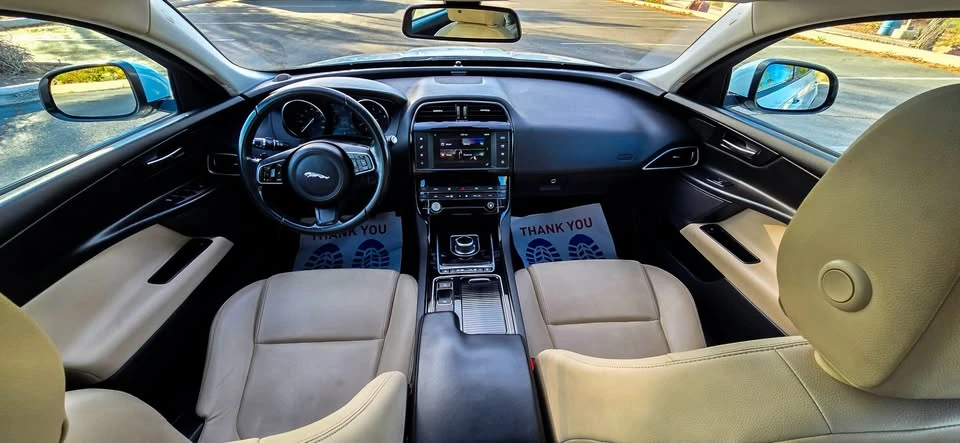 2018 Jaguar XE - Image 16 of 18