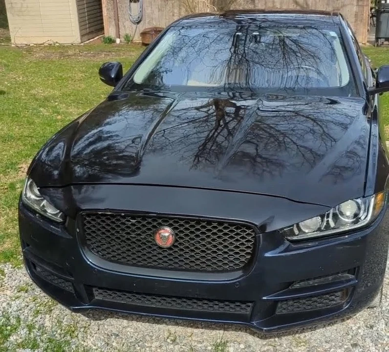 2018 Jaguar XE - Image 6 of 11