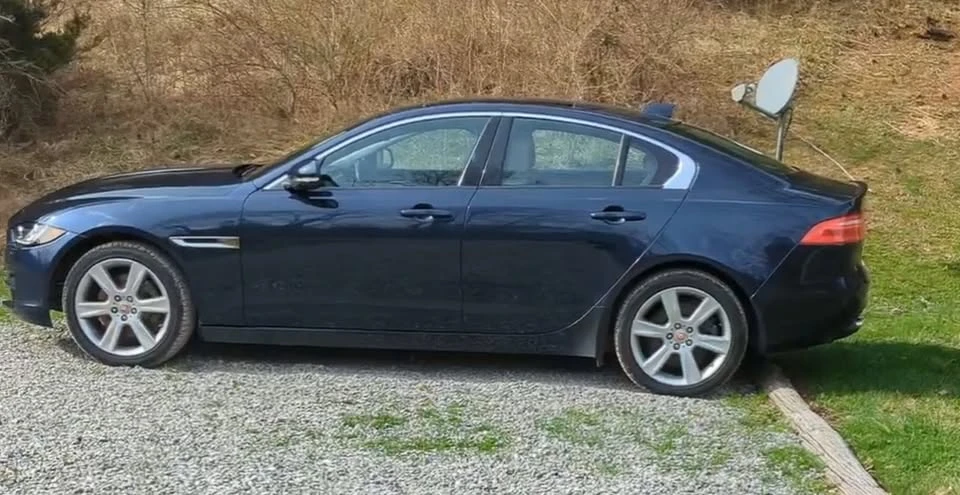 2018 Jaguar XE - Image 5 of 11