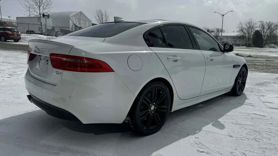 2018 Jaguar XE - Image 6 of 18