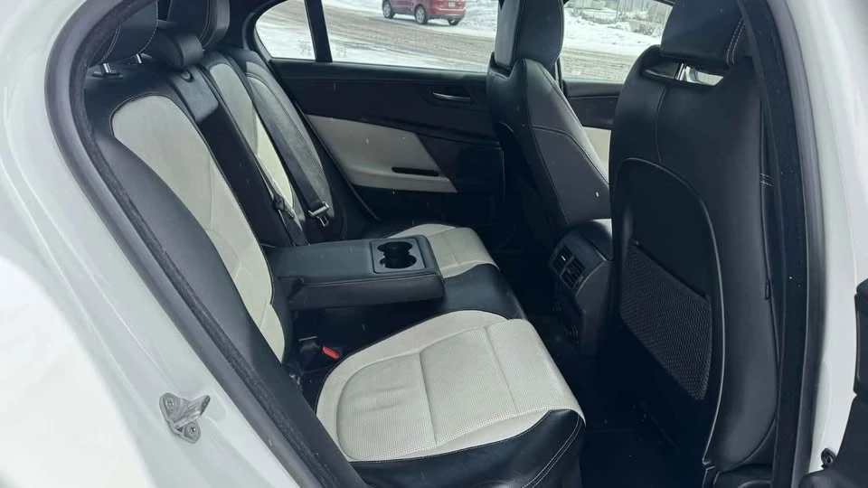 2018 Jaguar XE - Image 16 of 18
