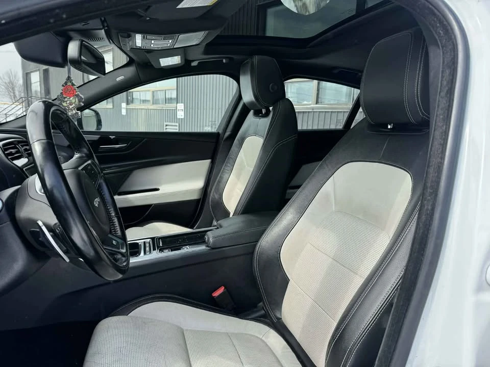2018 Jaguar XE - Image 12 of 18