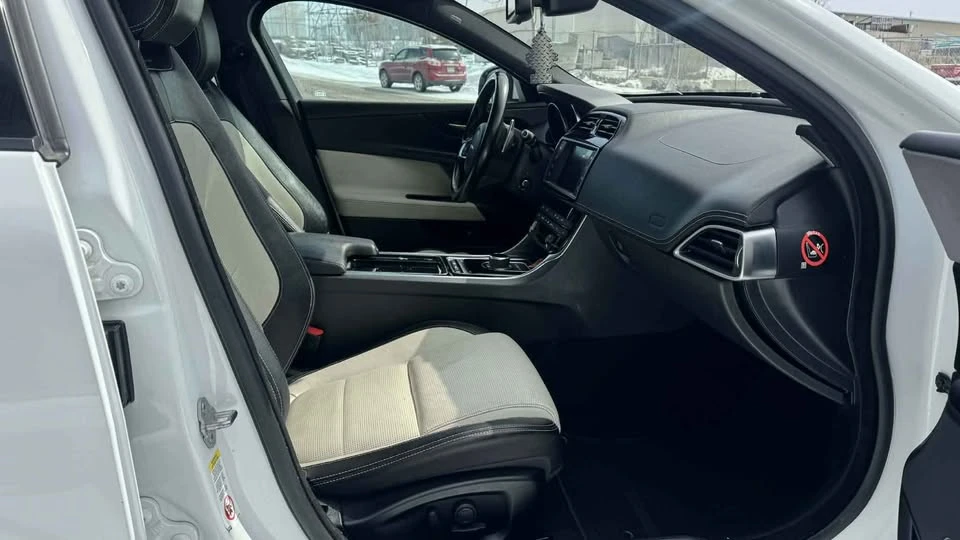 2018 Jaguar XE - Image 13 of 16