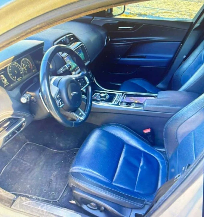 2018 Jaguar XE - Image 4 of 5