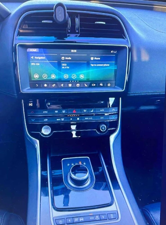 2018 Jaguar XE - Image 5 of 5