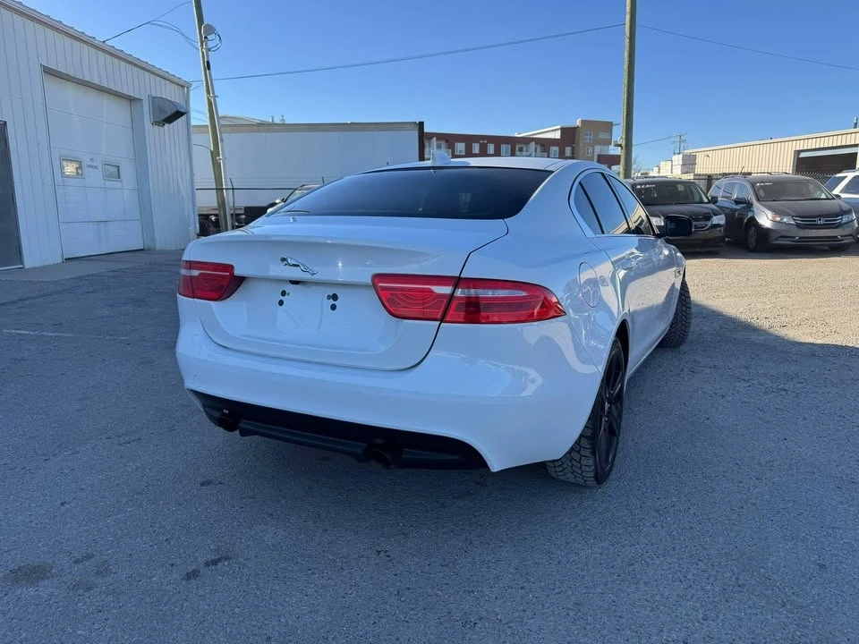 2018 Jaguar XE - Image 3 of 16