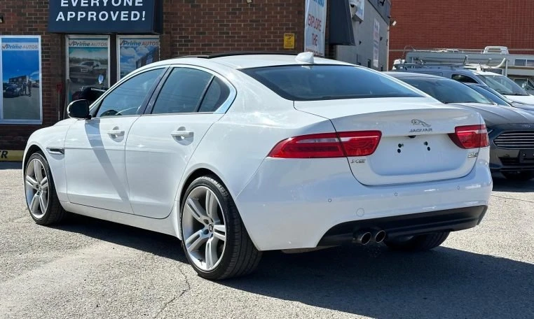 2018 Jaguar XE - Image 3 of 19