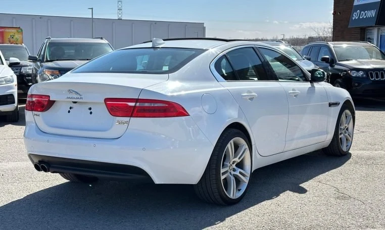2018 Jaguar XE - Image 5 of 18