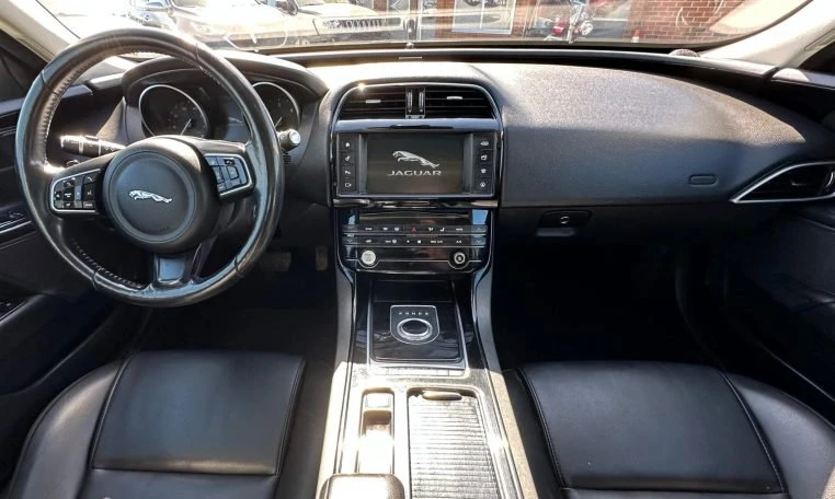 2018 Jaguar XE - Image 18 of 18